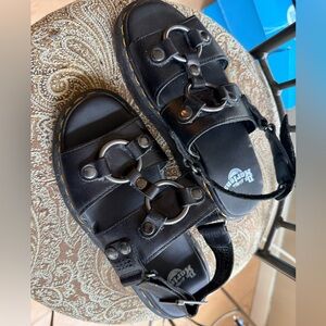 Dr. Martens Xabier sandal